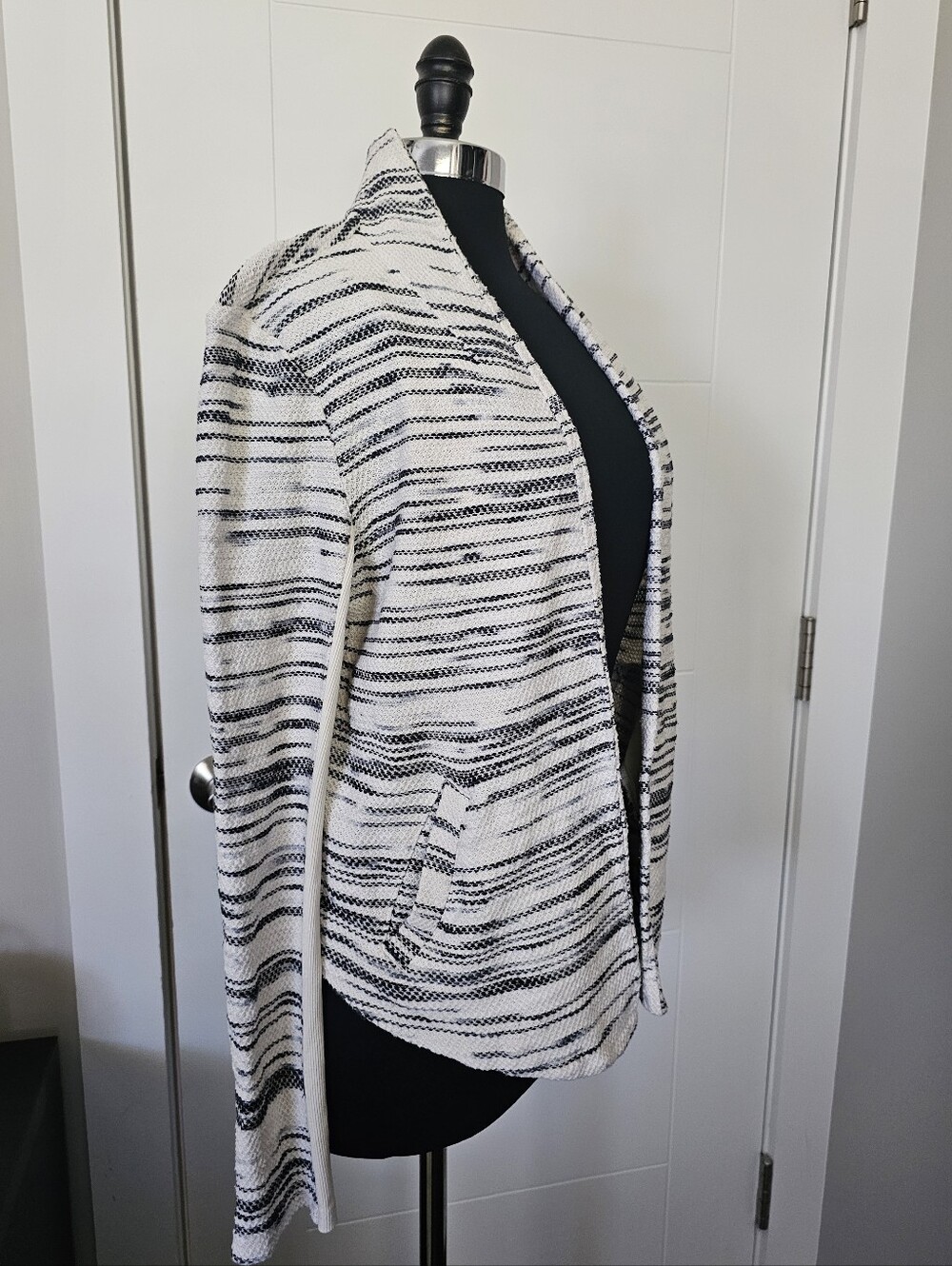 Lou & Grey Open-Front Striped Knit Blazer - White & Black/Grey, XS